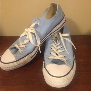 Light blue low top converse